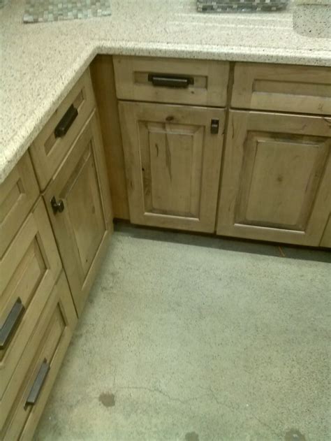 If you're looking for cheap kitchen cabinets, a secret kraftmaid outlet sells offers steep discounts. Dillon rustic maple in husk @home depot kraftmaid ...