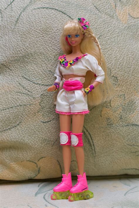 Hornear Deambular Sanción Barbie Patinadora De Los 90 Antagonista Luna