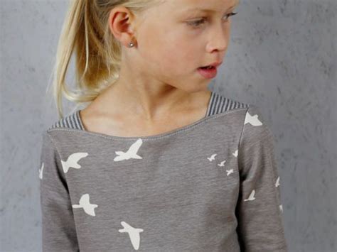 Mädchenshirt mit Schulterecken - Marlene | Mädchen shirts ...