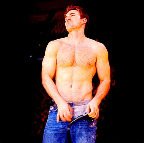 19 S Of Celebrity Men Getting Undressed Just For You Chris Evans