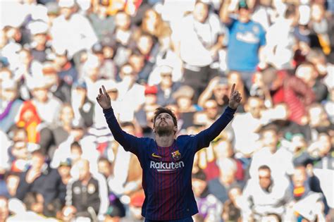 Fifa 18 real betis vs fc barcelona | la liga 2017/18 | cpu vs cpu | predictions | matchday 20 new fifa 18 update version 1.07 ps4/xbox full match gameplay si. El Clasico in pictures: Last 20 La Liga showdowns between Barcelona and Real Madrid - Mirror Online