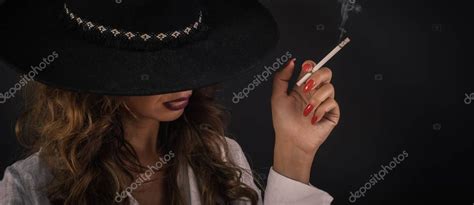 Portrait Of Sexy Elegant Lady Woman With Hat Smoking Cigarette — Stock