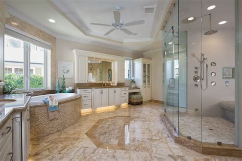 Discover the best small bathroom designs that will brighten up your space and make the whole room feel bigger! DreamMaker Bath & Kitchen of Southeast Florida ...