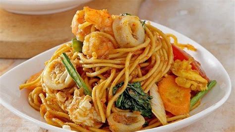 Kamu pasti ketagihan dengan mie godognya. Resep Mie Goreng Seafood, Menu Enak dan Menyenangkan di Pagi Hari - Tribun Solo