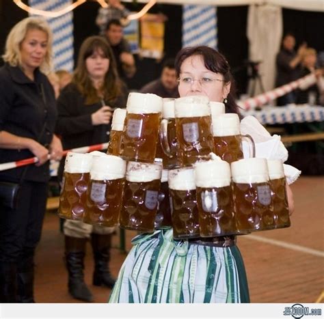 Wow Оktoberfest The Girl On Hands Transfers About 32 Kilograms 16 Glass Mugs Guinness