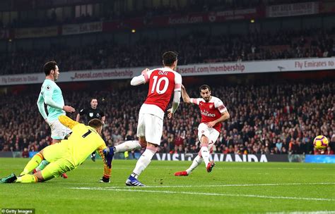 Unai emery may not have made a success of his time at arsenal but his start to life at villarreal has been nothing short of sublime. Arsenal 5-1 Bournemouth: Mesut Ozil masterclass helps keep ...