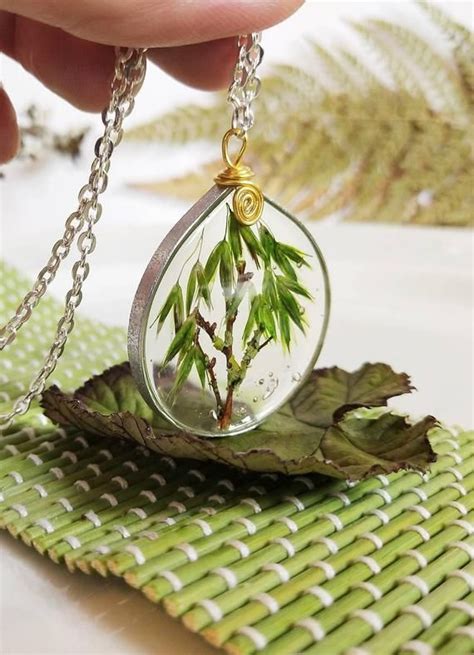 Like a miniature weeping willow, this is one pretty tree, its grace and beauty unrivalled as an artistic specimen or even as a privacy plant. Weeping willow pendant/Miniature weeping willow tree ...