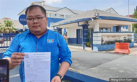 Pelan damai trump hanya menindas rakyat palestin dan berat sebelah. Ahli PKR dakwa SPR berat sebelah, tak lapor majlis makan MCA