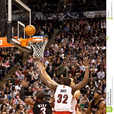 The toronto raptors will have point guard kyle lowry back in the lineup wednesday night against the miami heat. Miami Heat Vs. Toronto Raptors Editorial Photo - Image of bosh, arena: 18469676