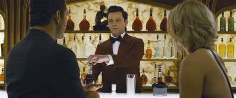 Michael Sheen An Android Bartender In “passengers” Lakwatsera Lovers