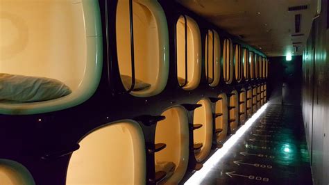 What Its Like To Stay At A Japanese Capsule Hotel Capsule Hotel Pod
