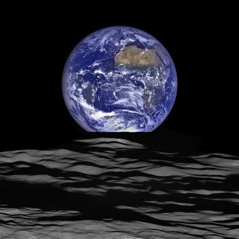 НАСА публикува красива снимка на Земята направена от Луната