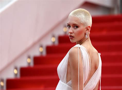 Iris Law And Jada Pinkett Smith Are Bringing The Buzz Cut Back The Independent