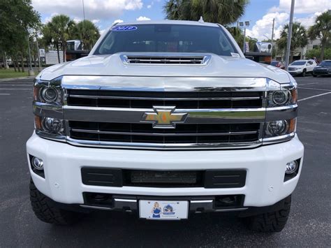 Pre Owned 2019 Chevrolet Silverado 2500hd High Country 4wd 4d Crew Cab