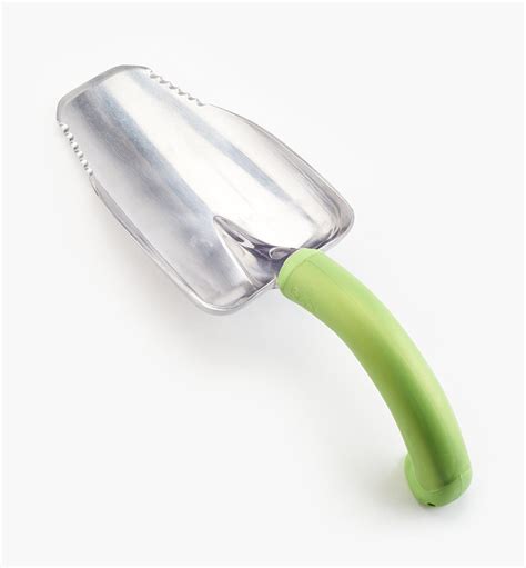 Radius Ergonomic Soil Scoop Lee Valley Tools