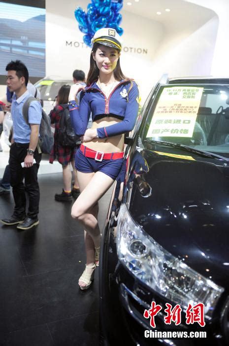 modelos guapas de la exposición de autos en wuhan cn 中国最权威的西班牙语新闻网站