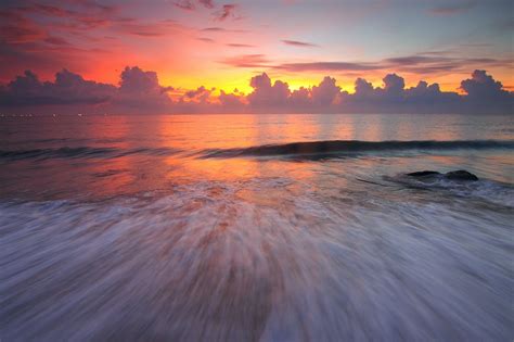 Ocean During Sunset · Free Stock Photo