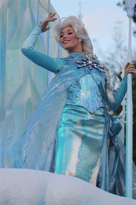 France First Time Frozen Disneyland Paris Queen Elsa Disney Magic On