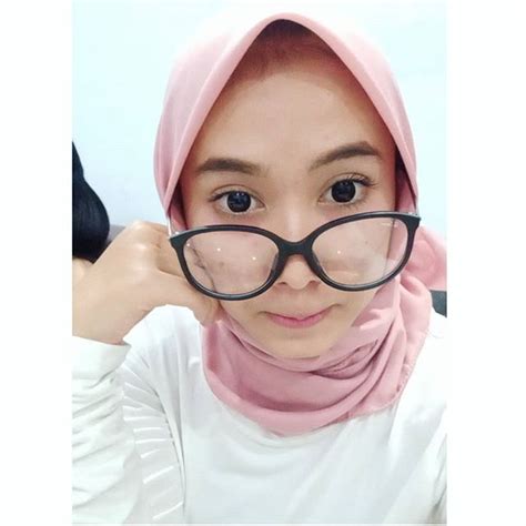 Kacamata Ngaruh Jilbab Cantik Kacamata Wanita