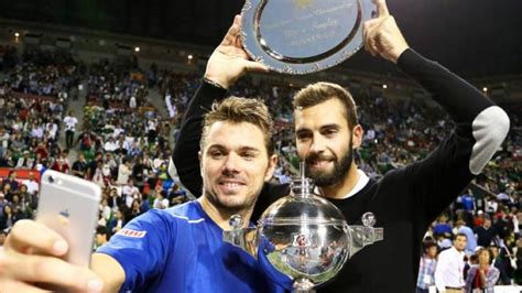 Recente finalista nell'atp 500 di tokyo, benoit paire, no.25 del mondo, ha ufficializzato, attraverso il proprio profilo instagram, la sua relazione con la l'ottima stagione sin qui disputata da benoit paire, la migliore della sua carriera, che l'ha visto conquistare il primo titolo in carriera, a båstad, oltre alla. Stan Wawrinka and Benoit Paire troll Stefanos Tsitsipas on Instagram live
