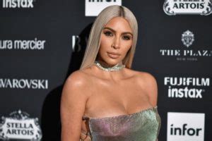 Kim Kardashian Goes Platinum Blonde Fans Assume She S Gone Under The