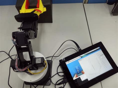 The Robotic Arm Gui In The Raspberry Pi Via A 10 Inch Touch Screen