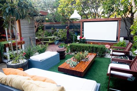 Modern home theater projectors offer excellent picture quality, and usually a far brighter image than you'd expect—not bright enough to watch outside during the day, mind you, but ample for a all of the picks from our guide to the best budget projector for a home theater also work in an outdoor setting. 120 best The ultimate movie screening room images on ...