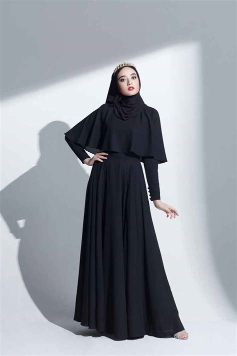 √ 30 Model Gamis Polos Kombinasi Brokat Modern Syari