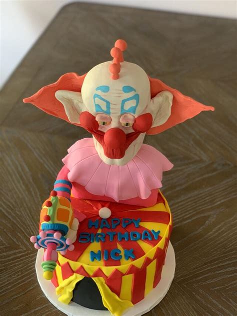 Killer Klowns From Outer Space Cake Decorated Cake By Cakesdecor