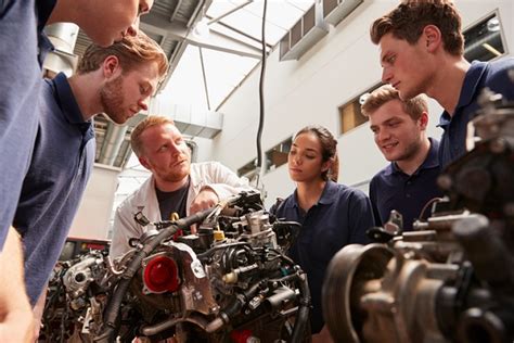 3 Reasons Why Its Never Too Late To Start Automotive Courses