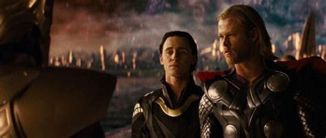 Heimdall Loki And Thor Chris Hemsworth Tom Hiddleston Loki Thor 2