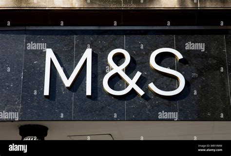 Marks Spencer Store Closing Hi Res Stock Photography And Images Alamy