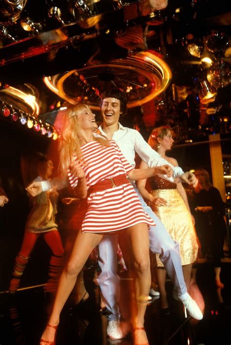 The Dawn Of Disco 13 Interesting Pictures Show Discos Scenes From The