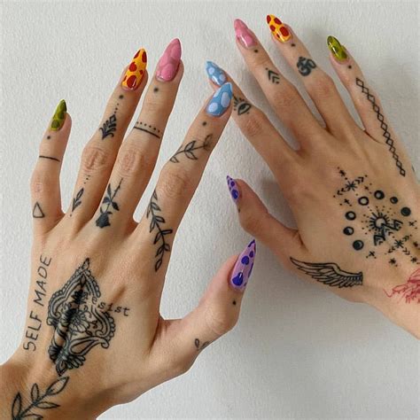 Celebrity Fashion Style Goodstuffup Tattoos Finger Tattoos Cute