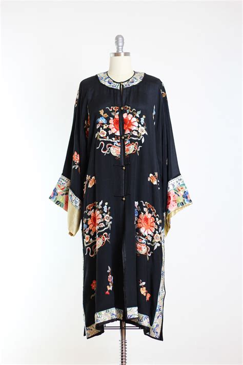 Antique 1930s Chinese Silk Kimono | Silk kimono, Kimono, Kimono fashion