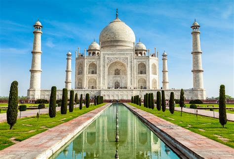 The Taj Mahal Will Now Fine Visitors Who Stay Longer Than Three Hours