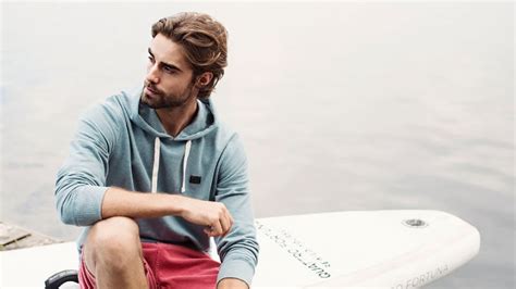 Carefree Surfer Hairstyles For Men The Trend Spotter