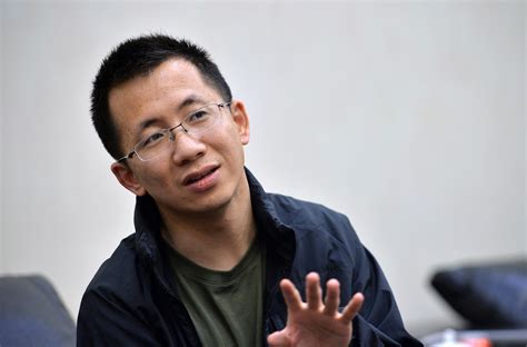今天早些时候 字节跳动 宣布了一项重要的人士变动，ceo 张一鸣确定卸任，未来将 在发布的 公开信 中，张一鸣称自己「不是传统意义上的成熟管理者」，更喜欢「研究组织和市场原理来减少管理」。 今日头条张一鸣谈AI"抢人"战略：付最高的薪资请最优秀的人，不设上限