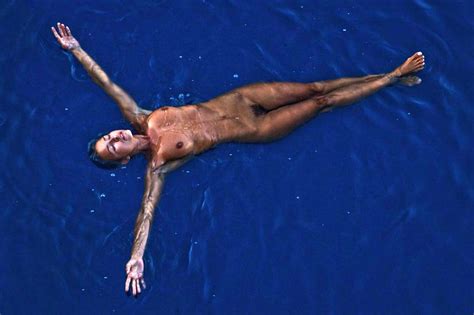 Model Marisa Papen Loves To Be Nude Show Her Black Bush Scandal