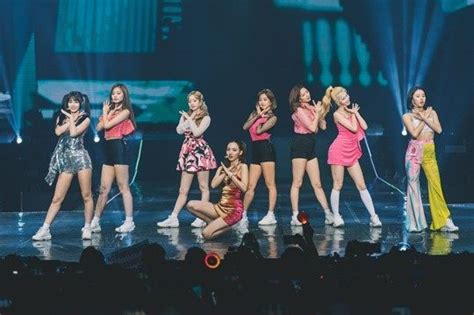 Twice Successfully Wraps Up Asia Leg Of Twicelights World Tour 2019