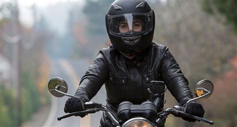 How To Choose A Motorcycle Helmet Thats Right For You Simply Savvy