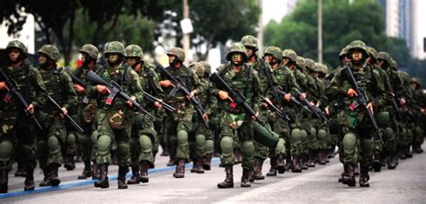 Para comemorar a data o exército brasileiro prestam grandes homenagens, e diversas cerimônias. Exclusivo: alto comando do Exército Brasileiro encurrala ...