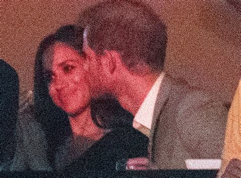 Meghan Markle Gets A Kiss From Her Prince At The Invictus Games E Online Uk