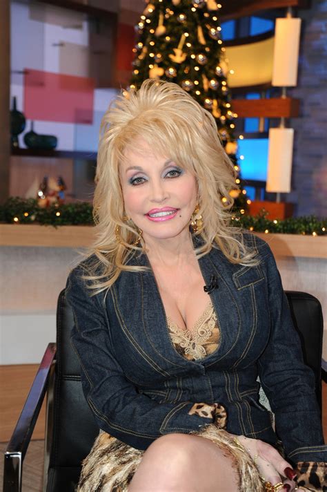 Dolly Parton Reveals Im Getting Married Again Closer Weekly