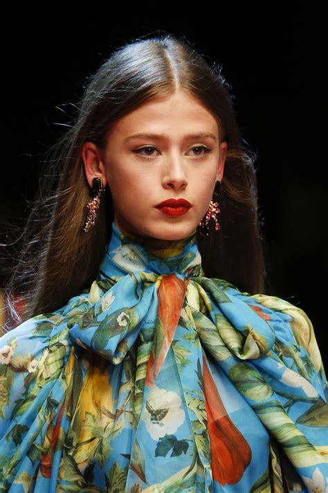 Dolce And Gabbana Spring 2018 Ready To Wear Fashion Show Details Dolce