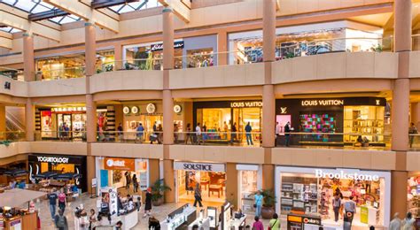Shopping Malls And Hotels Near Scottsdale Fashion Square