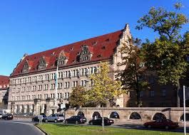 Aus lage, preis und nachfrage. Zwangsversteigerung von Immobilien