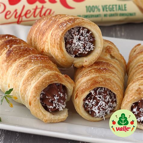 2) ritaglia 8 strisce di carta da forno e rivesti 8 forme di metallo per. Cannoli con crema al cioccolato | Ricetta nel 2020 | Crema ...