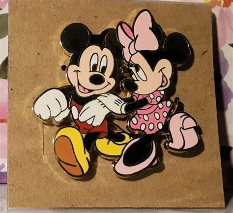 2008 Disney Mickey And Minnie Mouse Pin This Pin Will Be The Perfect