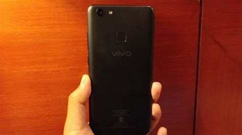 Vivo v7 unboxing and first impressions video. Vivo V7 Plus Review | International Business Times India ...